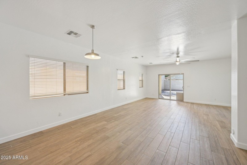 6-web-or-mls-W Cocopah St-S2110-006