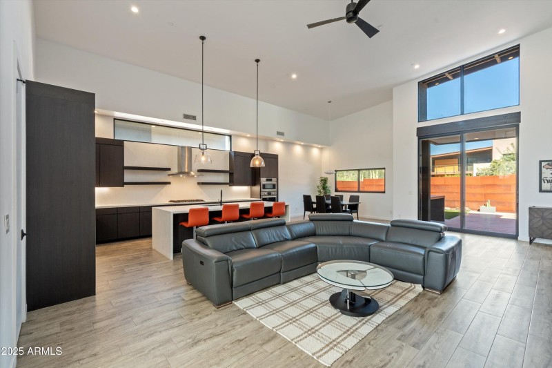 10-Living to Kitchen