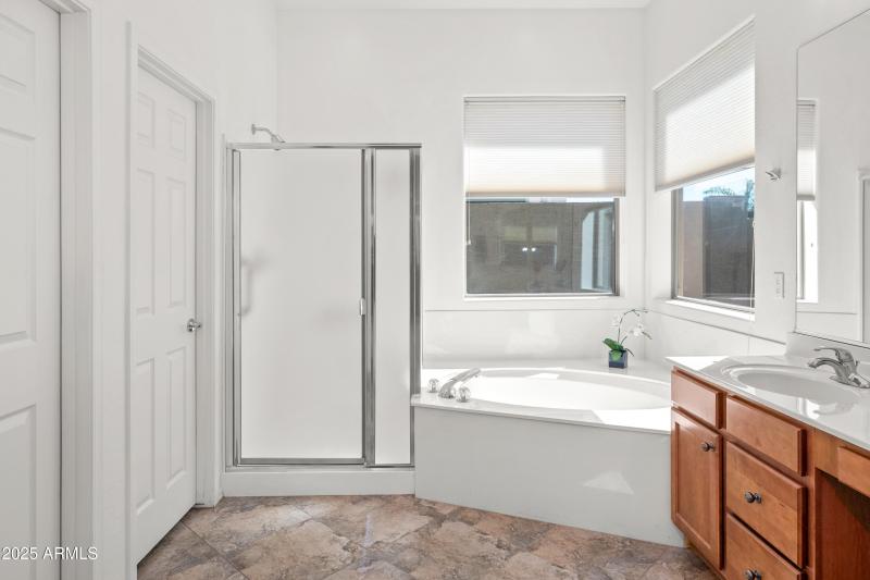 18115-E-Via-Jardin-30