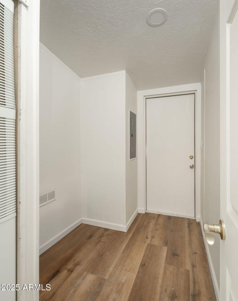 8-web-or-mls-3278-e-ripple-rd