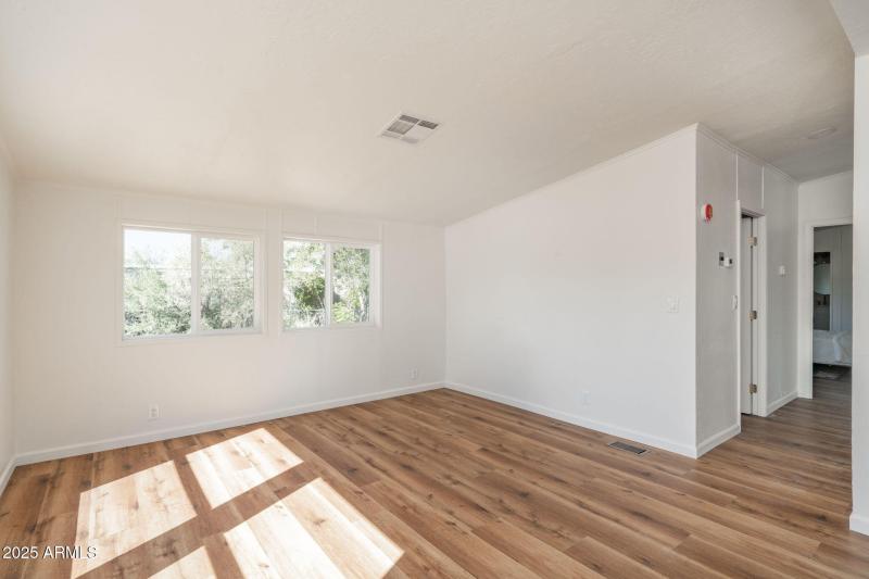 16-web-or-mls-3278-e-ripple-rd