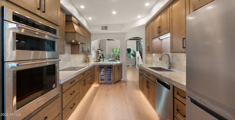 13-web-or-mls-Kitchen1