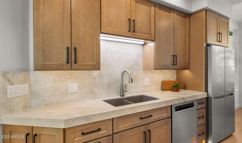 14-web-or-mls-Kitchen4