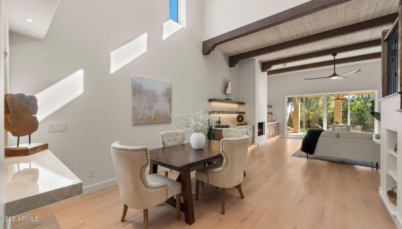 17-web-or-mls-Great Room2