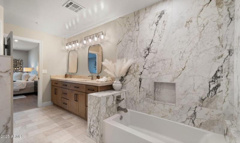 30-web-or-mls-Great Room15