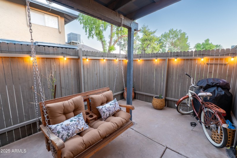 286 W PALOMINO Drive