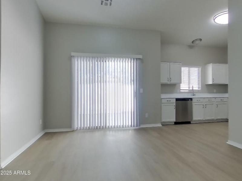 3_pc_PxU6rwIqlI_pYPfJnafFE_other_room_yL