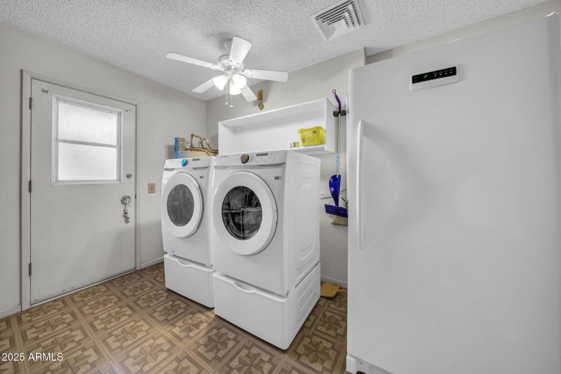 20018 N Lake Forest Dr-22