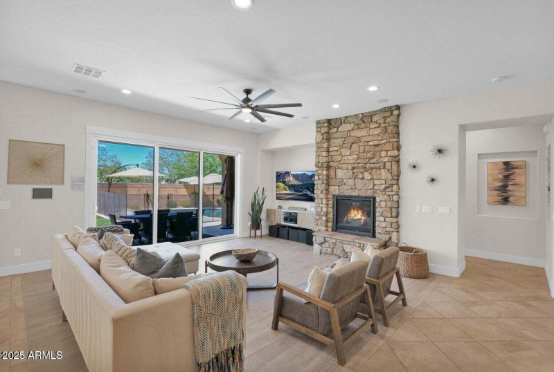 20250729215207530933000000-o