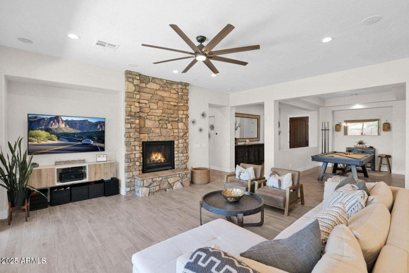 20250729215209112967000000-o