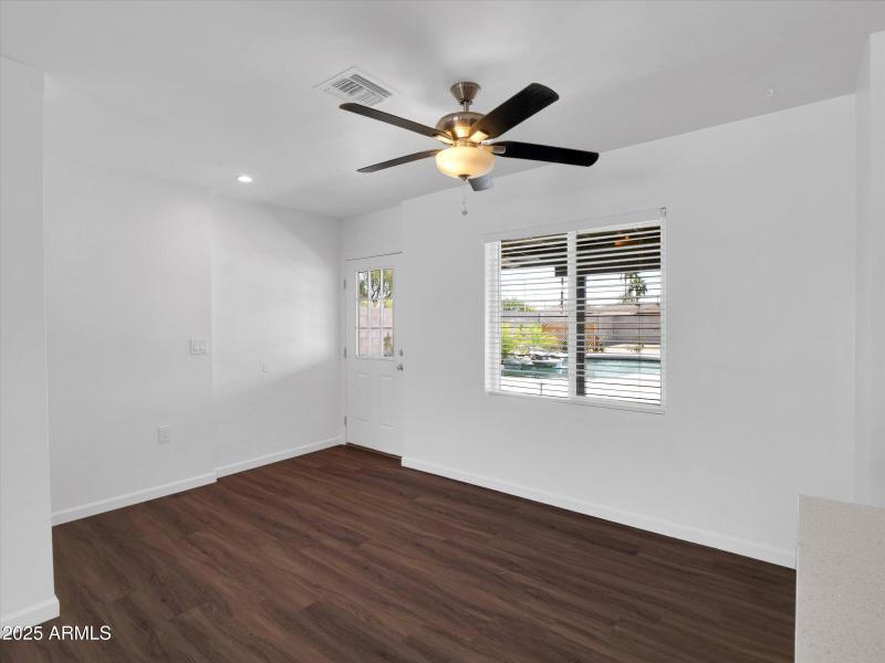 06-4337 E Wilshire Dr-6