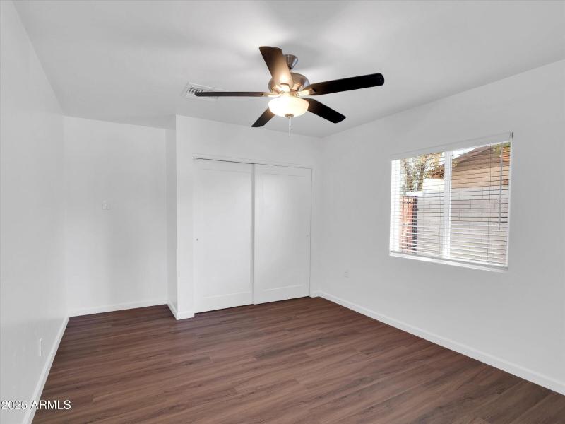 24-4337 E Wilshire Dr-24