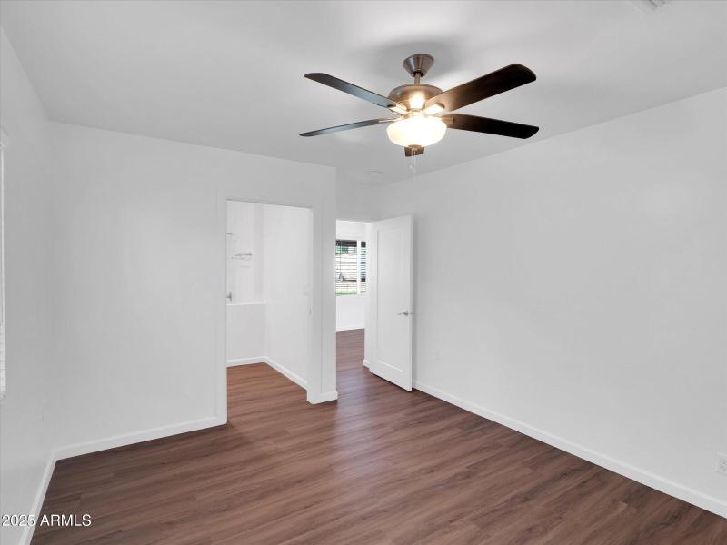 26-4337 E Wilshire Dr-26