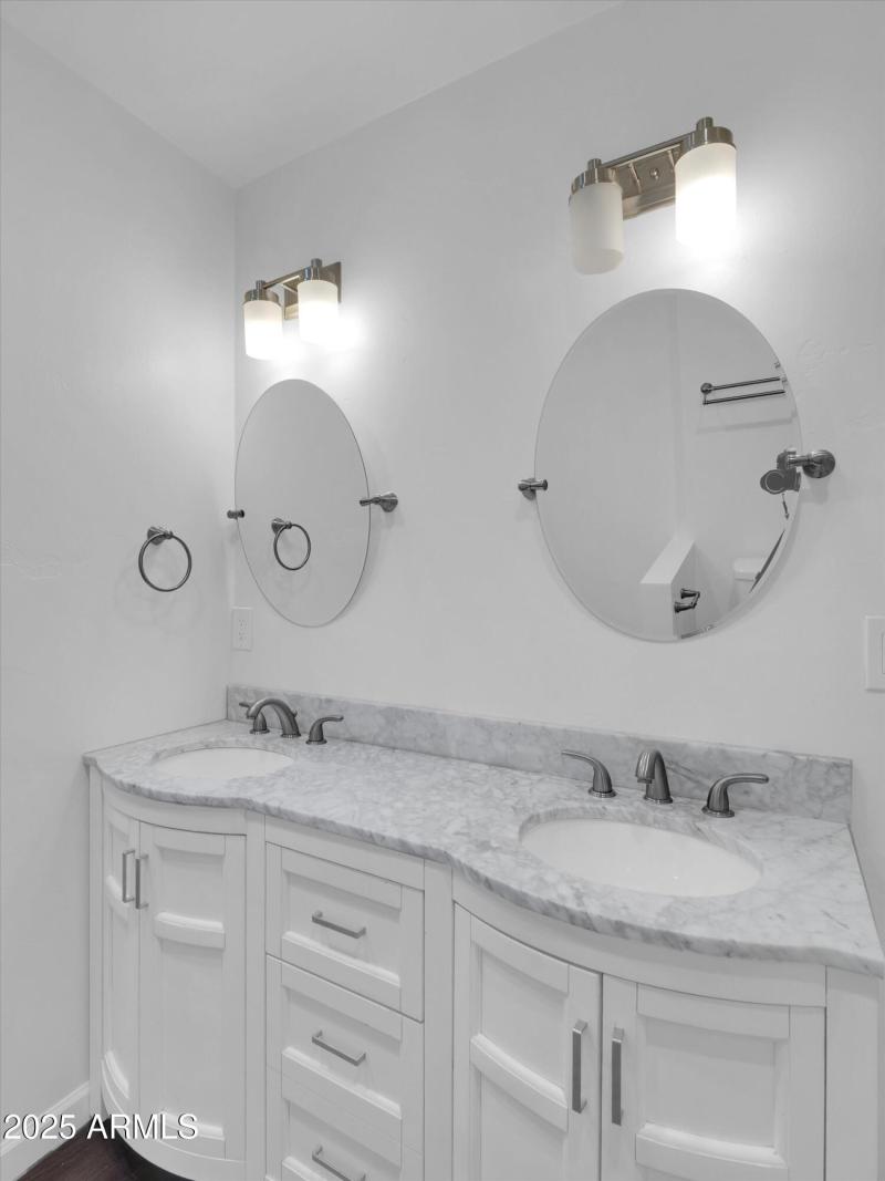 33-4337 E Wilshire Dr-33