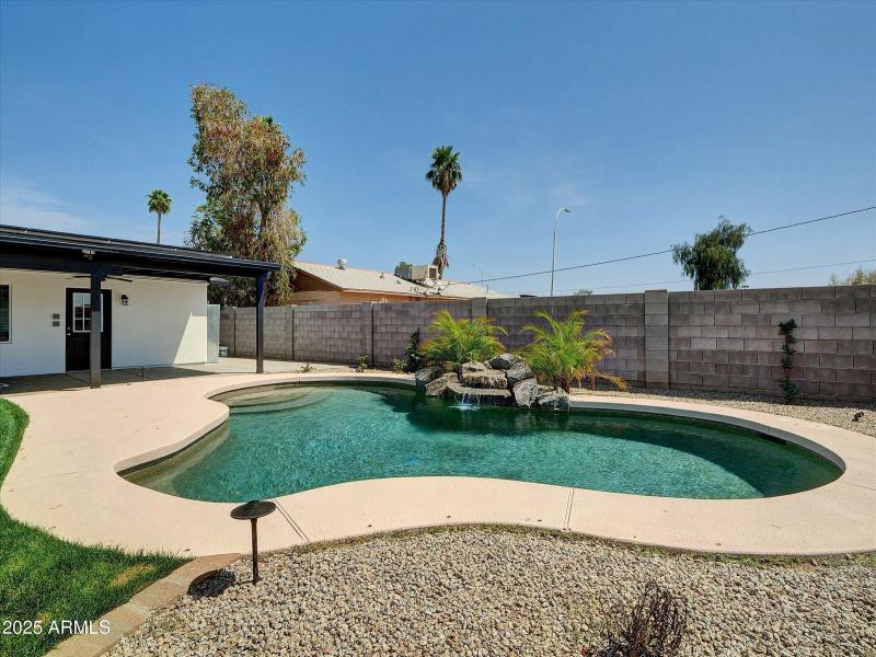 40-4337 E Wilshire Dr-40