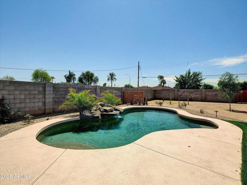 43-4337 E Wilshire Dr-43