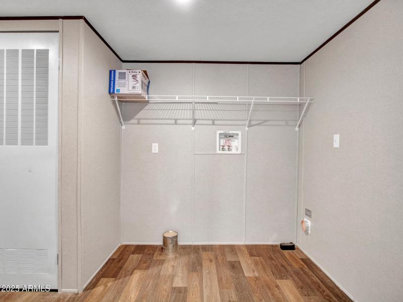 05-Utility-closet-(1)