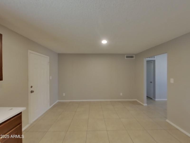 4_pc_EJhCXr25zF_lGzRUMA7Pa_other_room_Fn