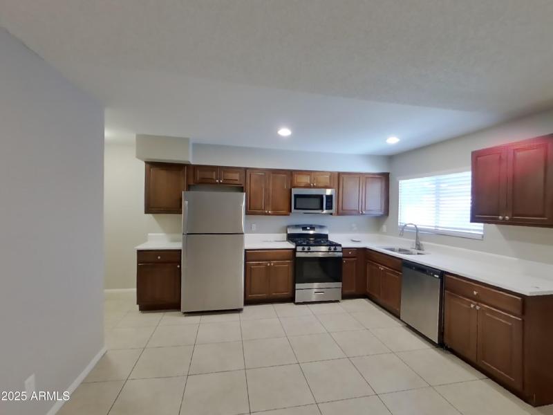 5_pc_Fn6gw048J2_GOJAfNvSkB_other_room_EJ