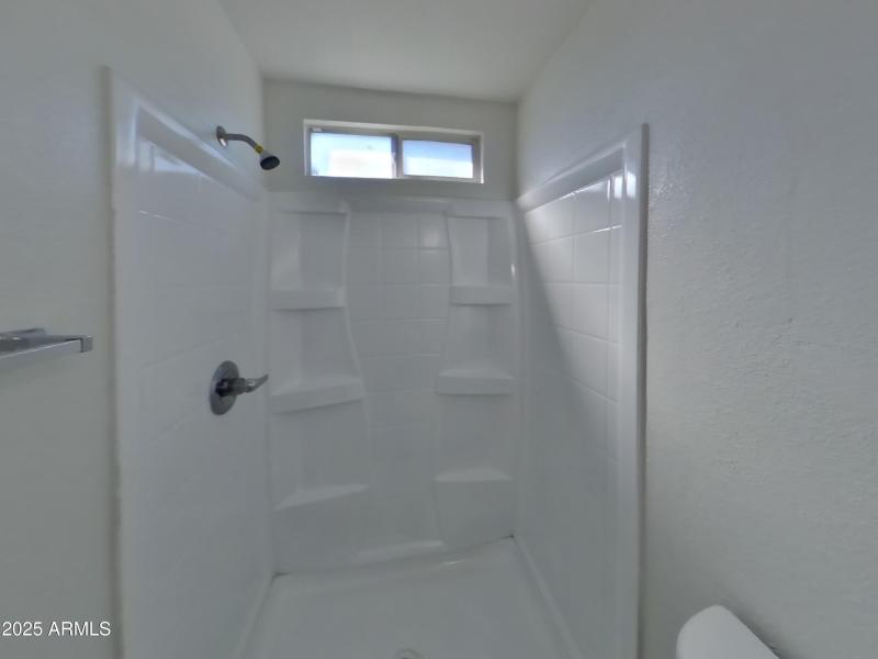 9_pc_LeOqjkygtY_5385Vo05XB_layout_0