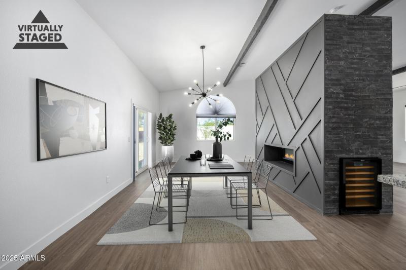 Bonus living/dinng staged