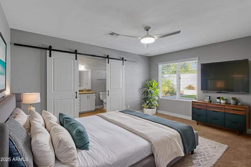 5802-Gelding-Dr-22 - Bedroom - Modern -