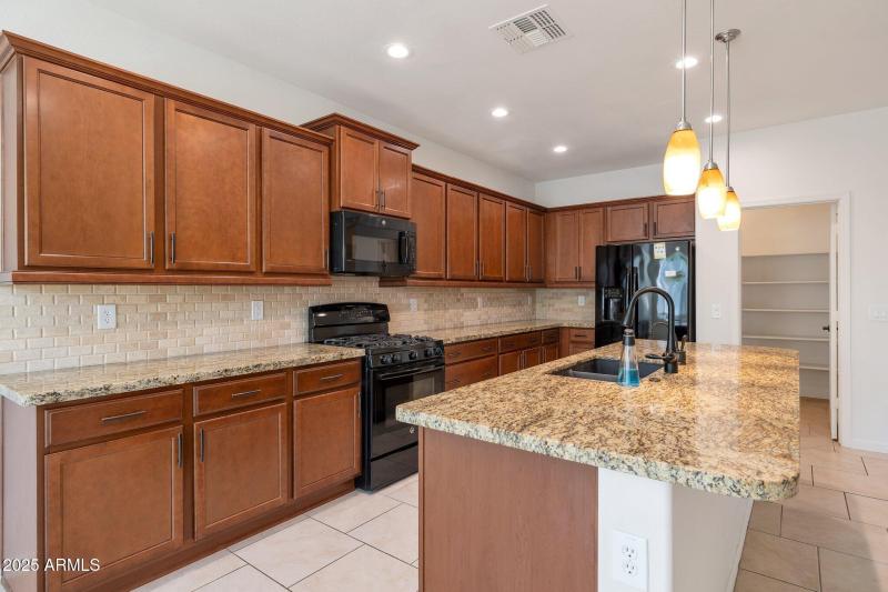 17-web-or-mls-QP--17