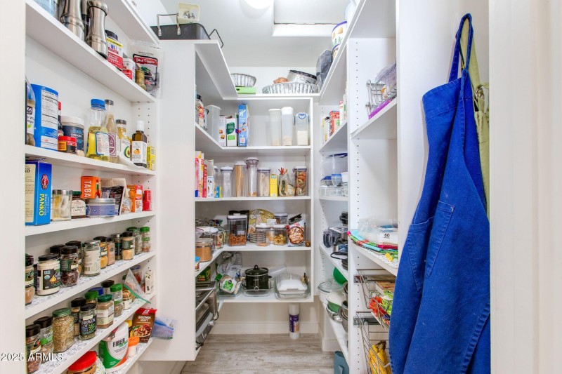 Walk-in Pantry
