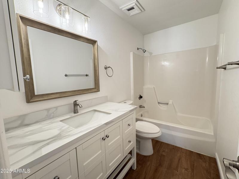 9106E906-47DE-4BE9-9133-A2E90709BEE0