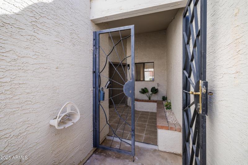 4775_W_Mission_Ln_10_17_25_02