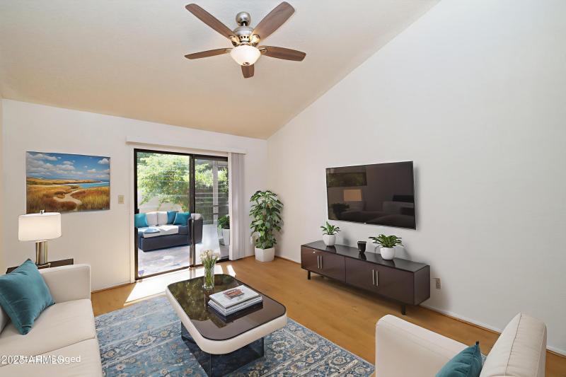 4775_W_Mission_Ln_10_17_25_05 - Living R