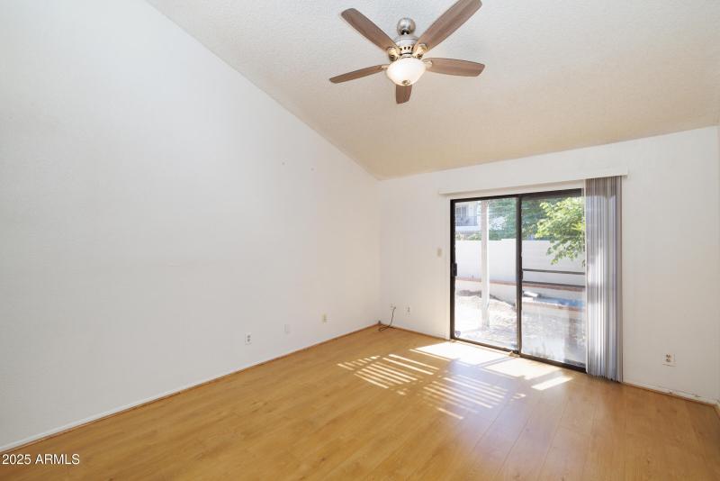 4775_W_Mission_Ln_10_17_25_06