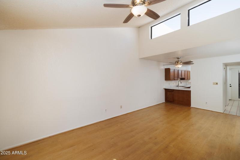 4775_W_Mission_Ln_10_17_25_07