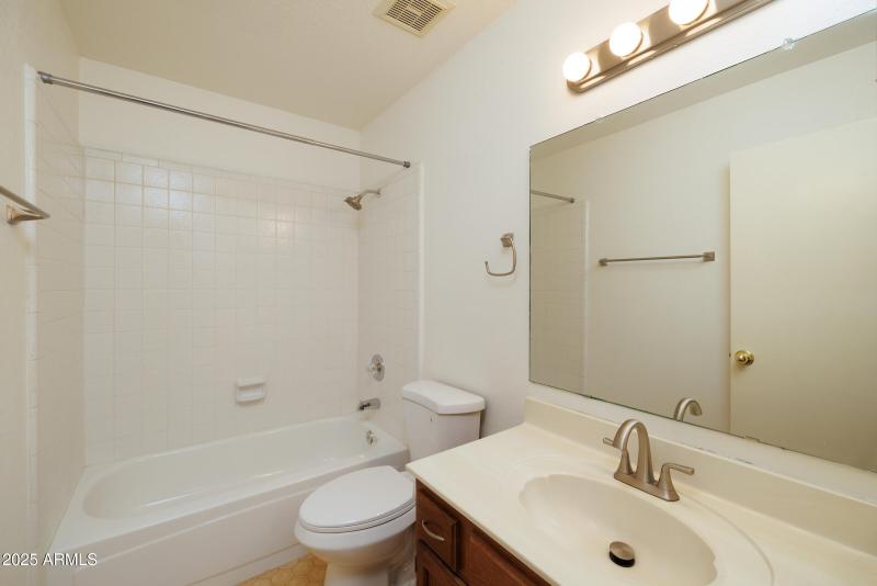 4775_W_Mission_Ln_10_17_25_15