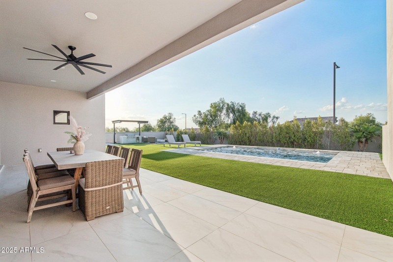 37-web-or-mls-W Estes Way-S2708-037