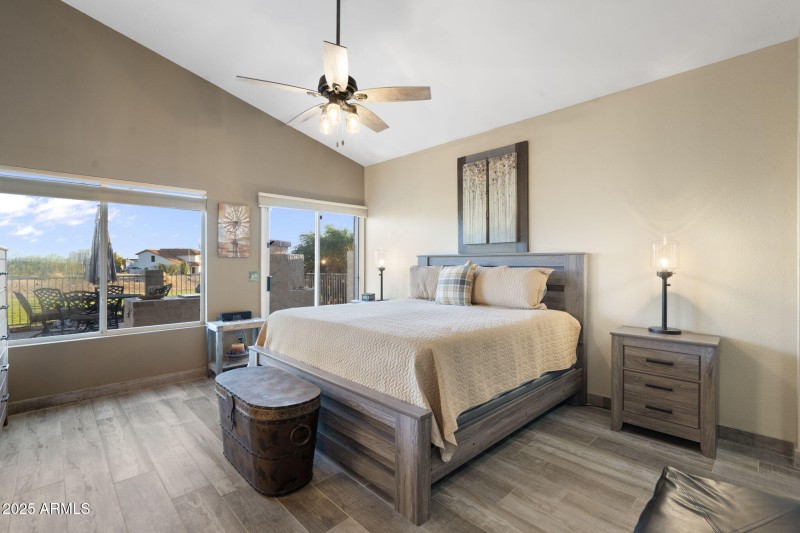 27-web-or-mls-QVB06767