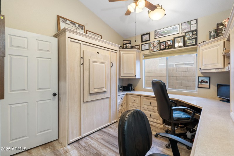 45-web-or-mls-QVB06833