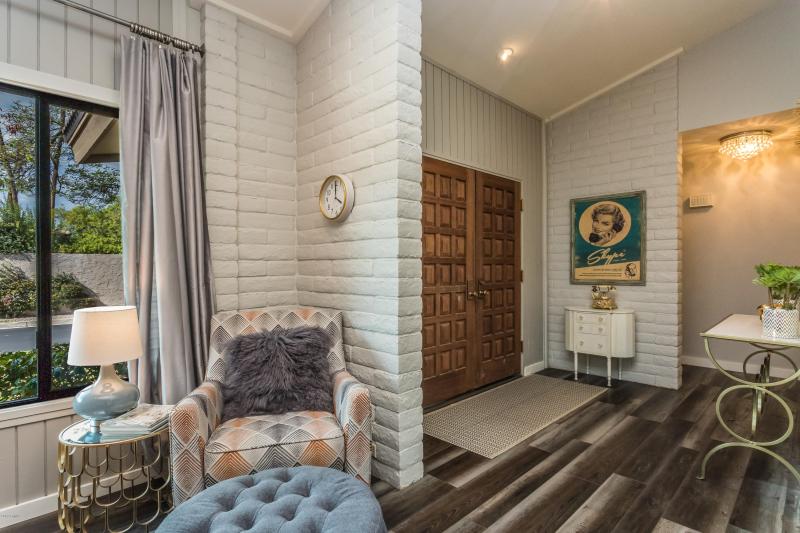 Enjoy the Neighborhood Views!