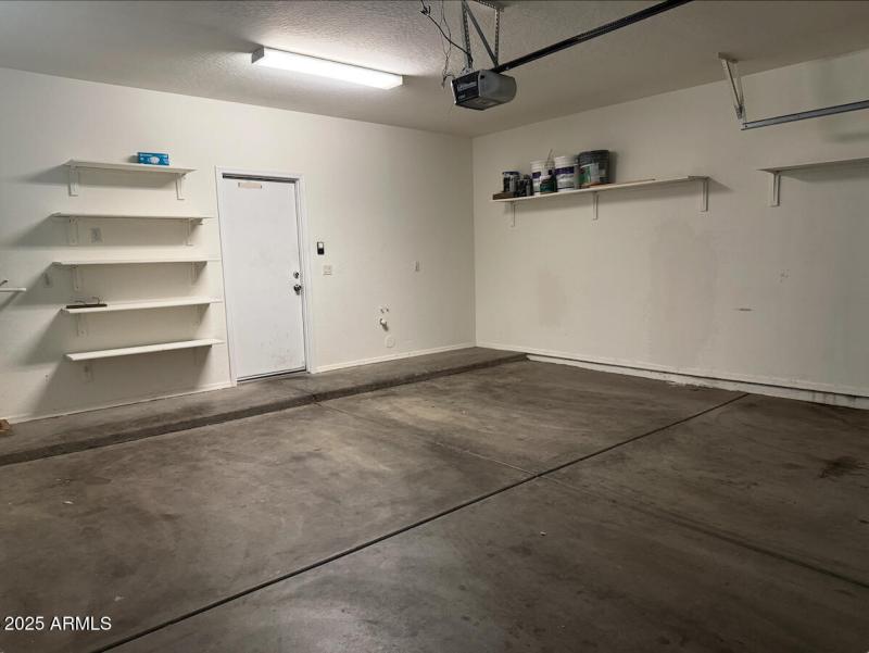 996 E Cantebria Dr Garage 3