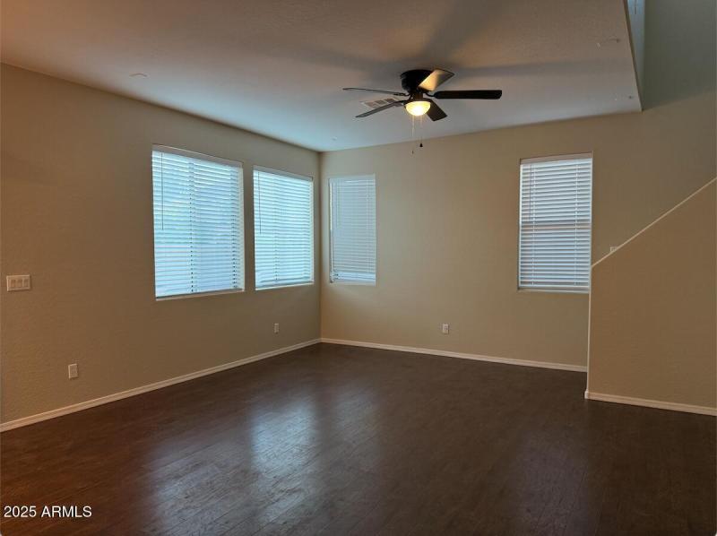 996 E Cantebria Dr Living Room