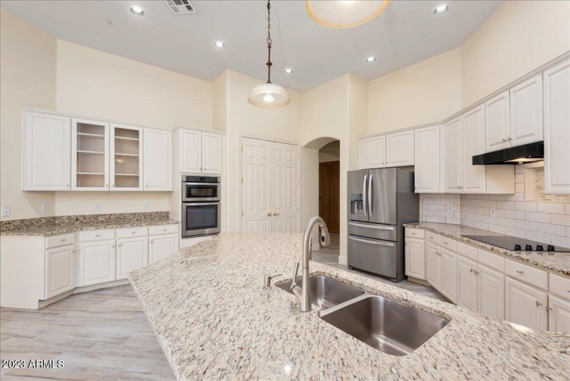 16-8432 E Diamond Rim Dr