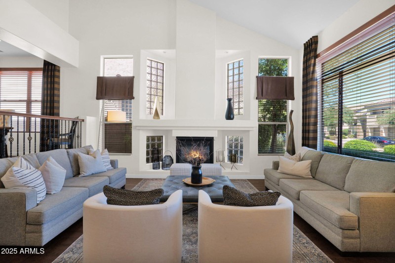 14-web-or-mls-P1247280