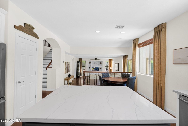 25-web-or-mls-P1247299