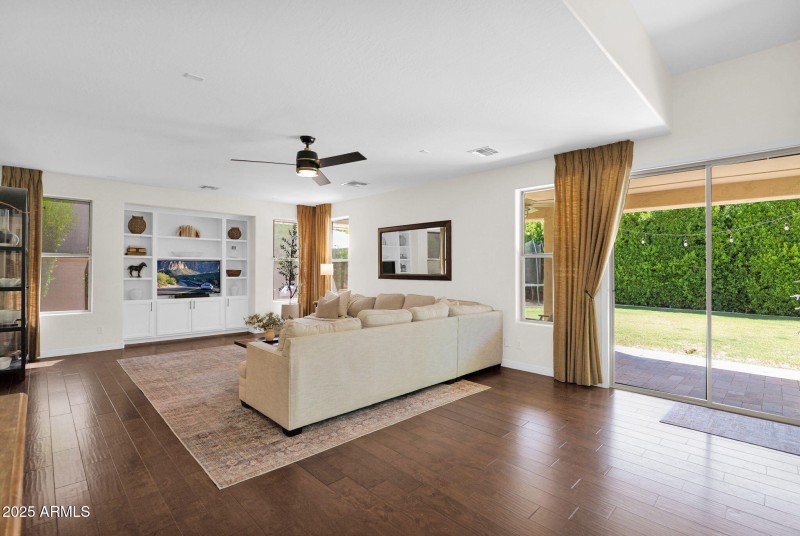 28-web-or-mls-P1247304