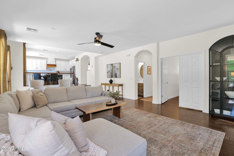 32-web-or-mls-P1247312