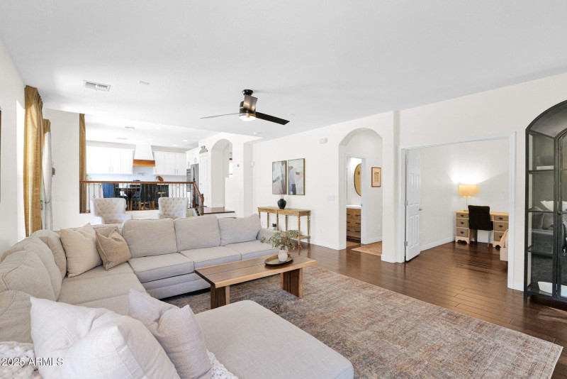 37-web-or-mls-P1247320