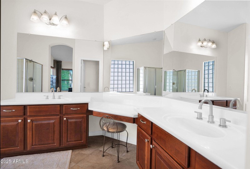 50-web-or-mls-P1247343