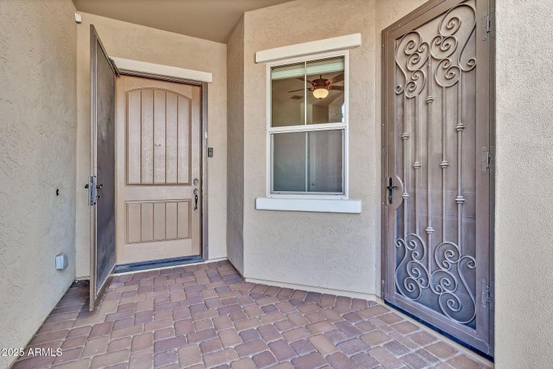 2827 E Bellerive Dr2-5