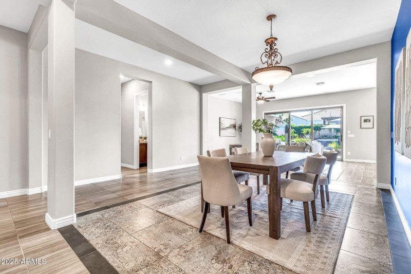 2827 E Bellerive Dr2-13