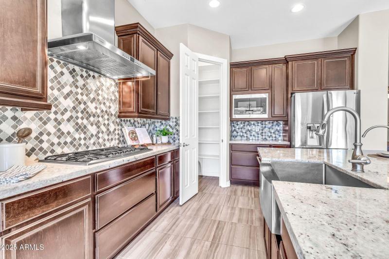 2827 E Bellerive Dr2-14